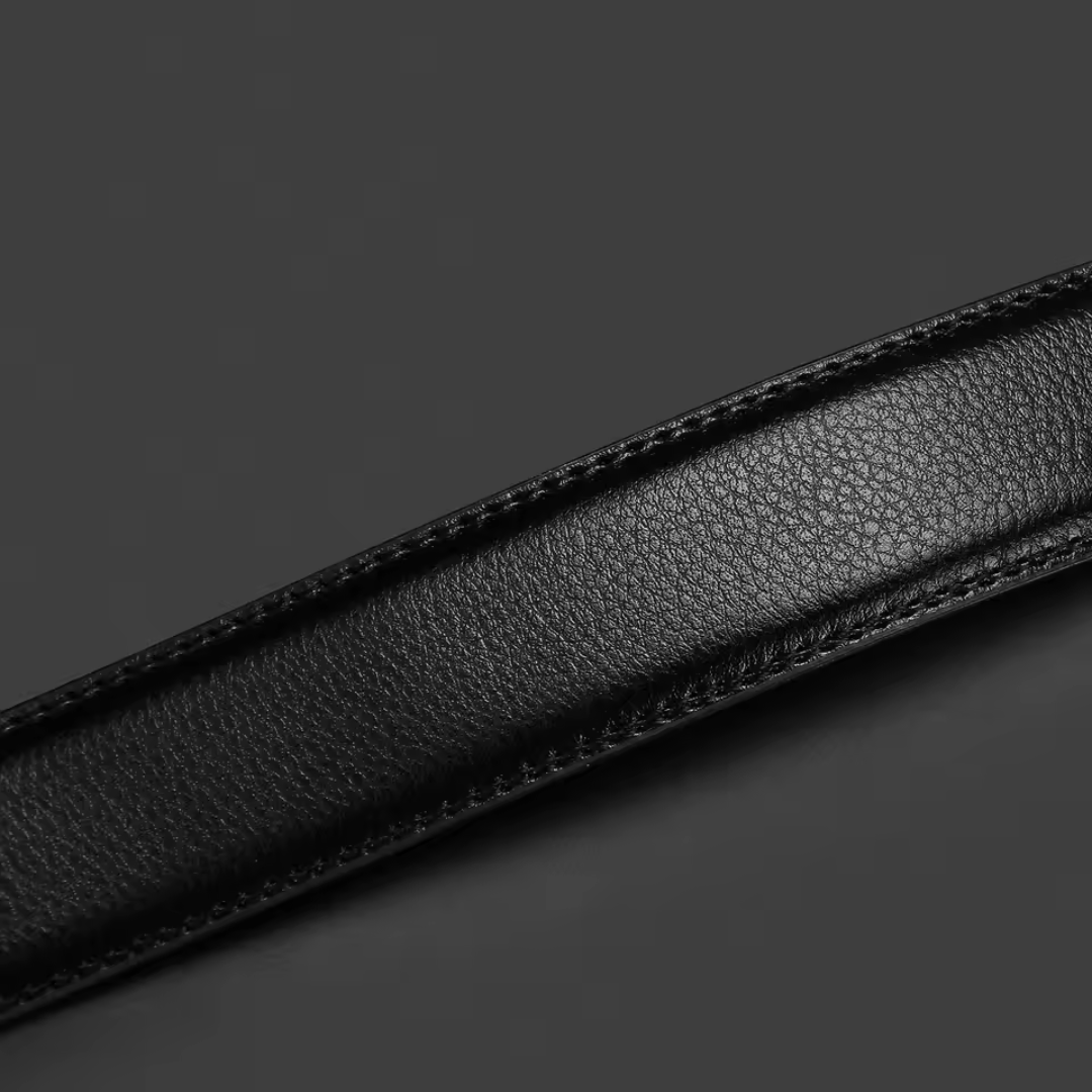 Cinto Elegante em Couro com Fivela Personalizada