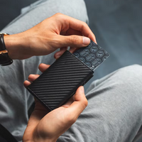 Carteira Bifold em Carbono e Bloqueio RFID
