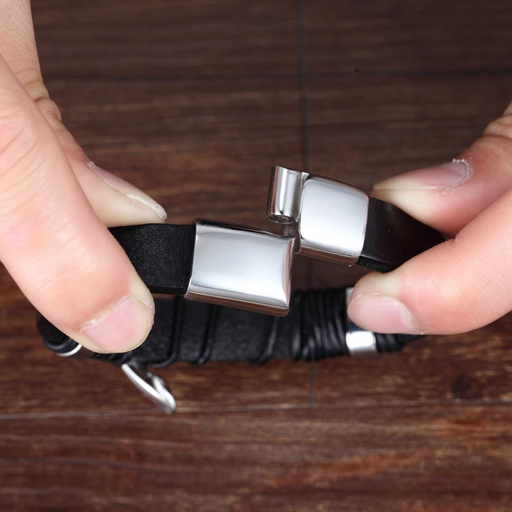 Pulseira Crucifixo em Couro